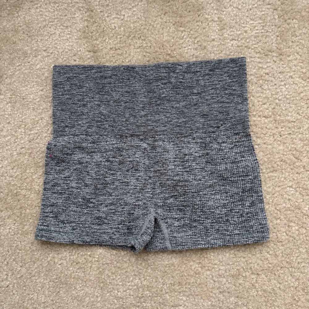 Colsie Gray Bike Shorts with Seamless Waistband